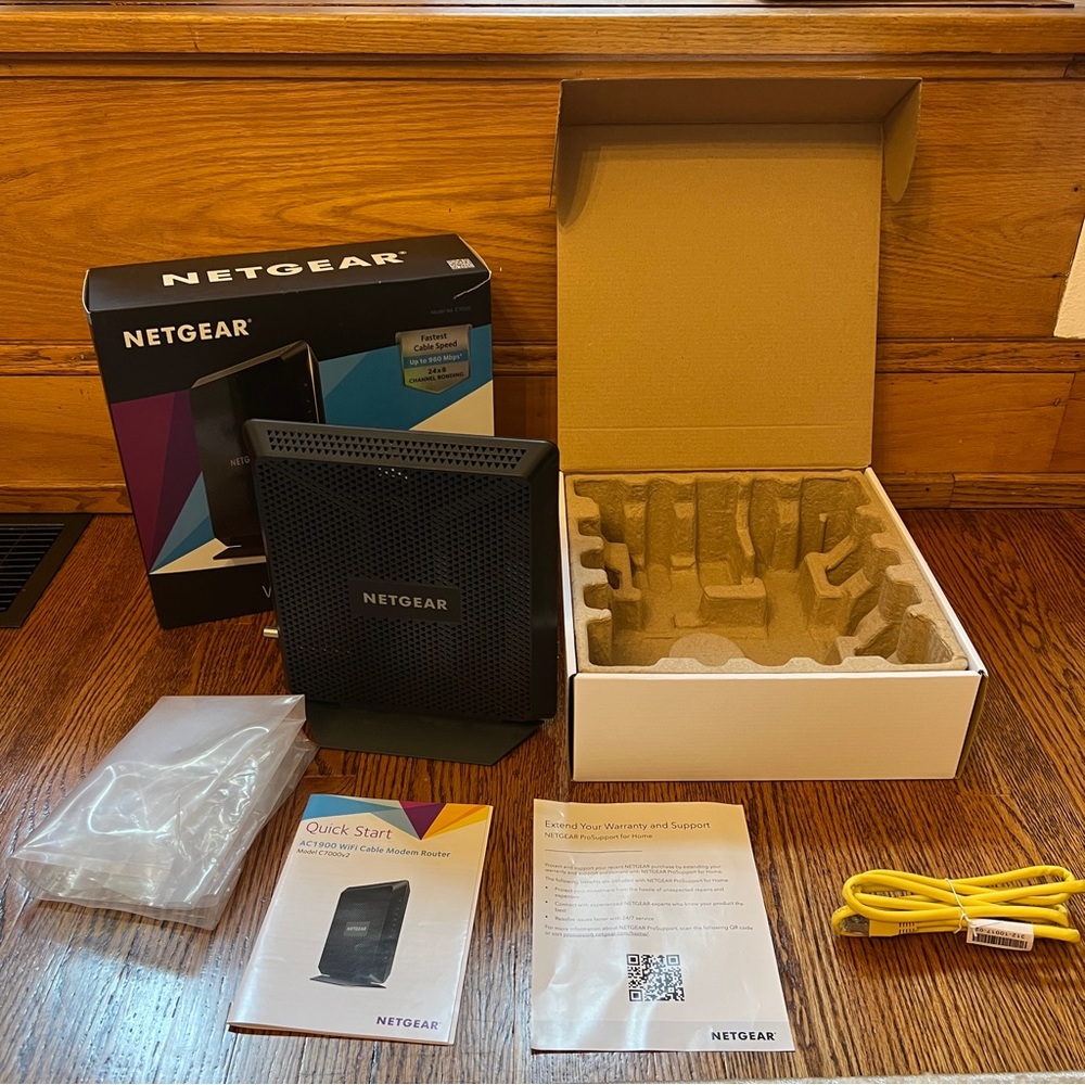 NETGEAR Black Wireless Router with Accessories